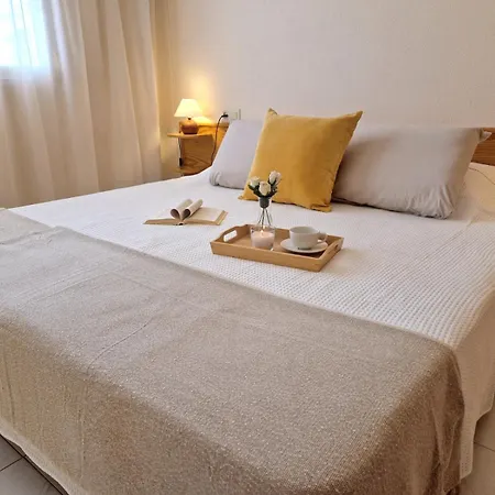 Sea View Apartment *